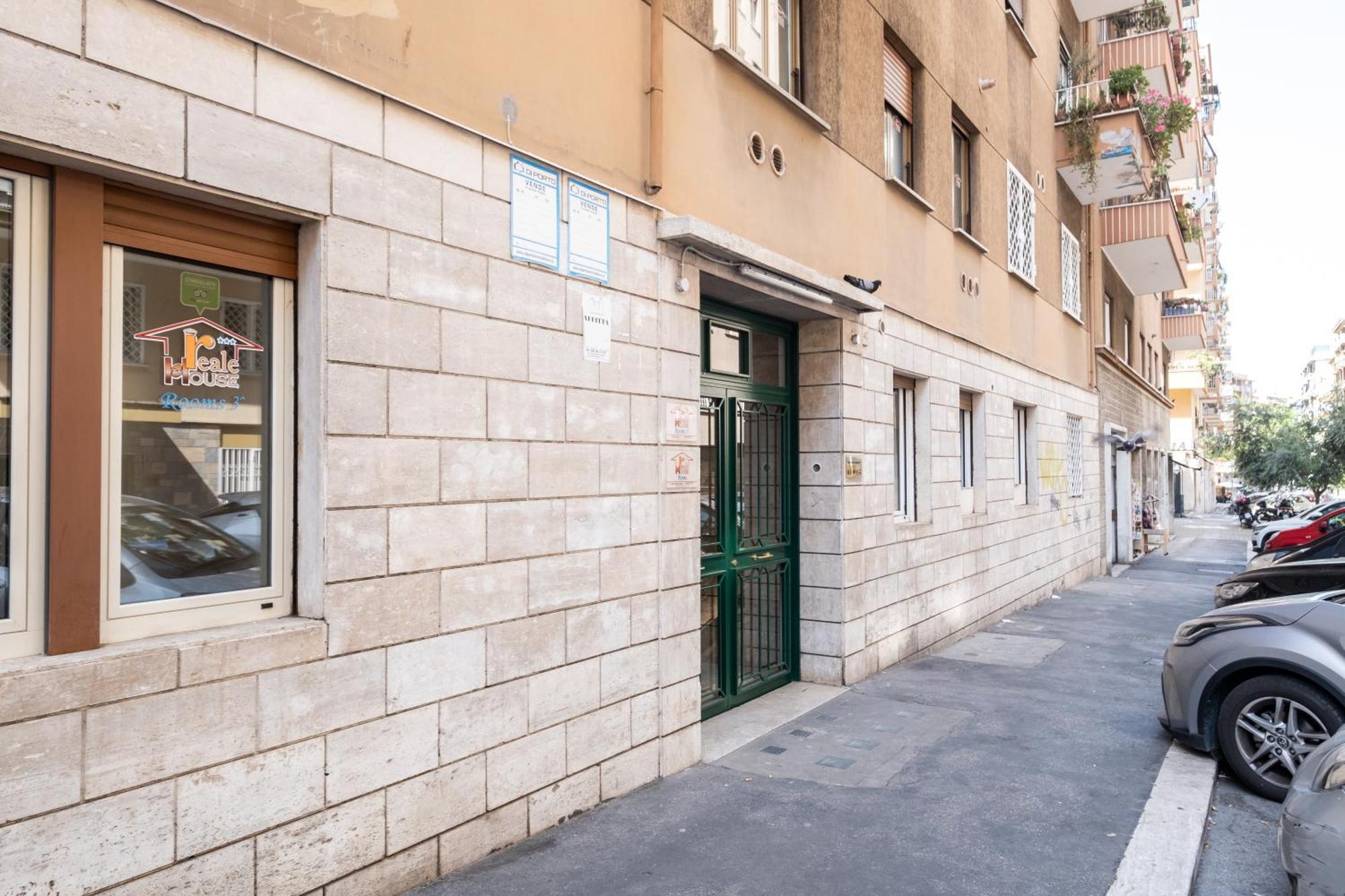 4bnb - Reale House * Rom